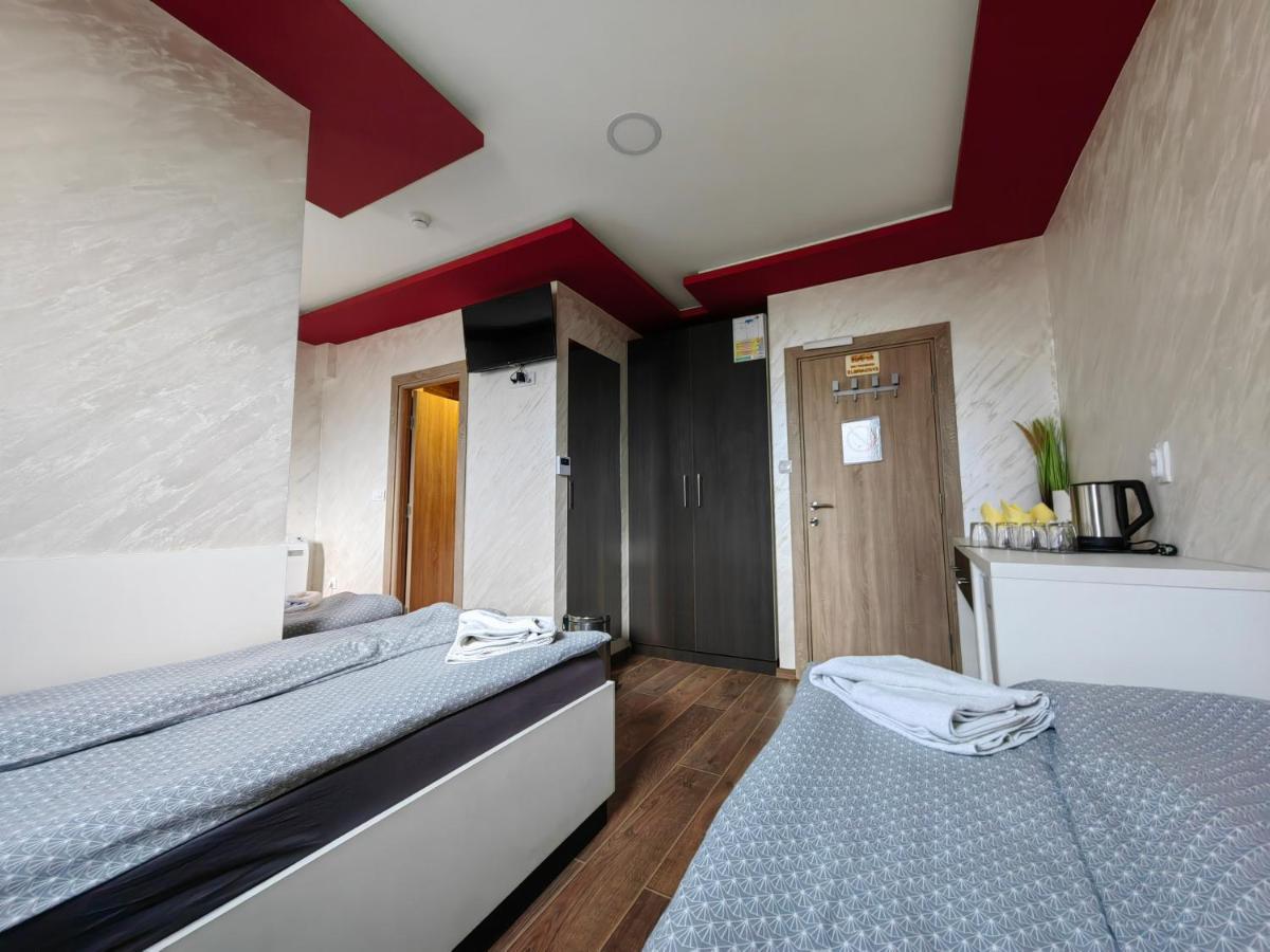 Oldbrick Pub Hotel ซอมโบร์ ภายนอก รูปภาพ