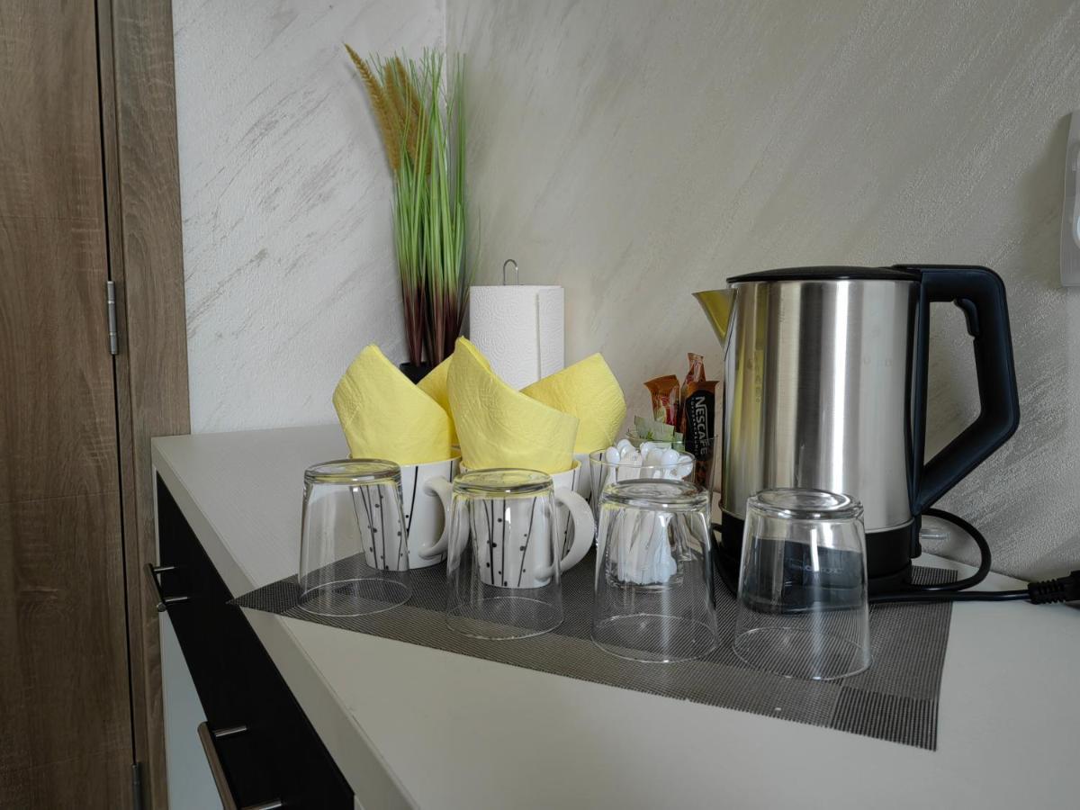 Oldbrick Pub Hotel ซอมโบร์ ภายนอก รูปภาพ