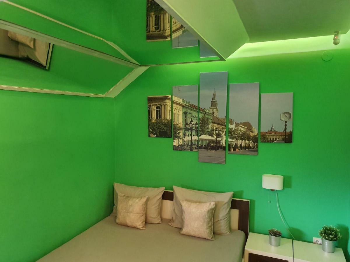Oldbrick Pub Hotel ซอมโบร์ ภายนอก รูปภาพ